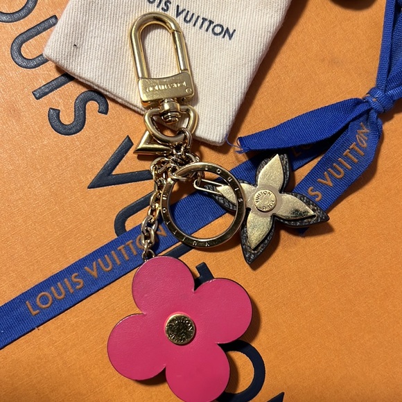 Louis Vuitton BAG CHARM AND KEY HOLDER - Picture 5 of 5